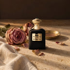 Amouroud Elixir La Rose Noire flacon, roses sechees et coupe de laiton