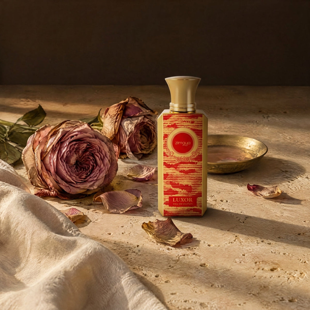 Zimaya Luxor, mise en scène rose