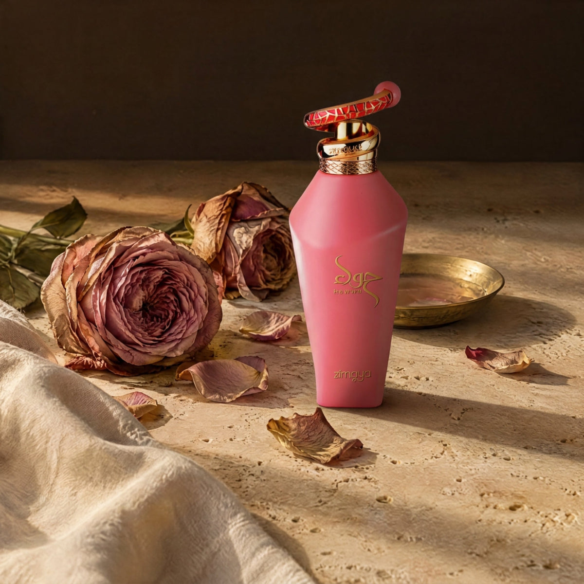Zimaya Hawwa Pink, mise en scène rose