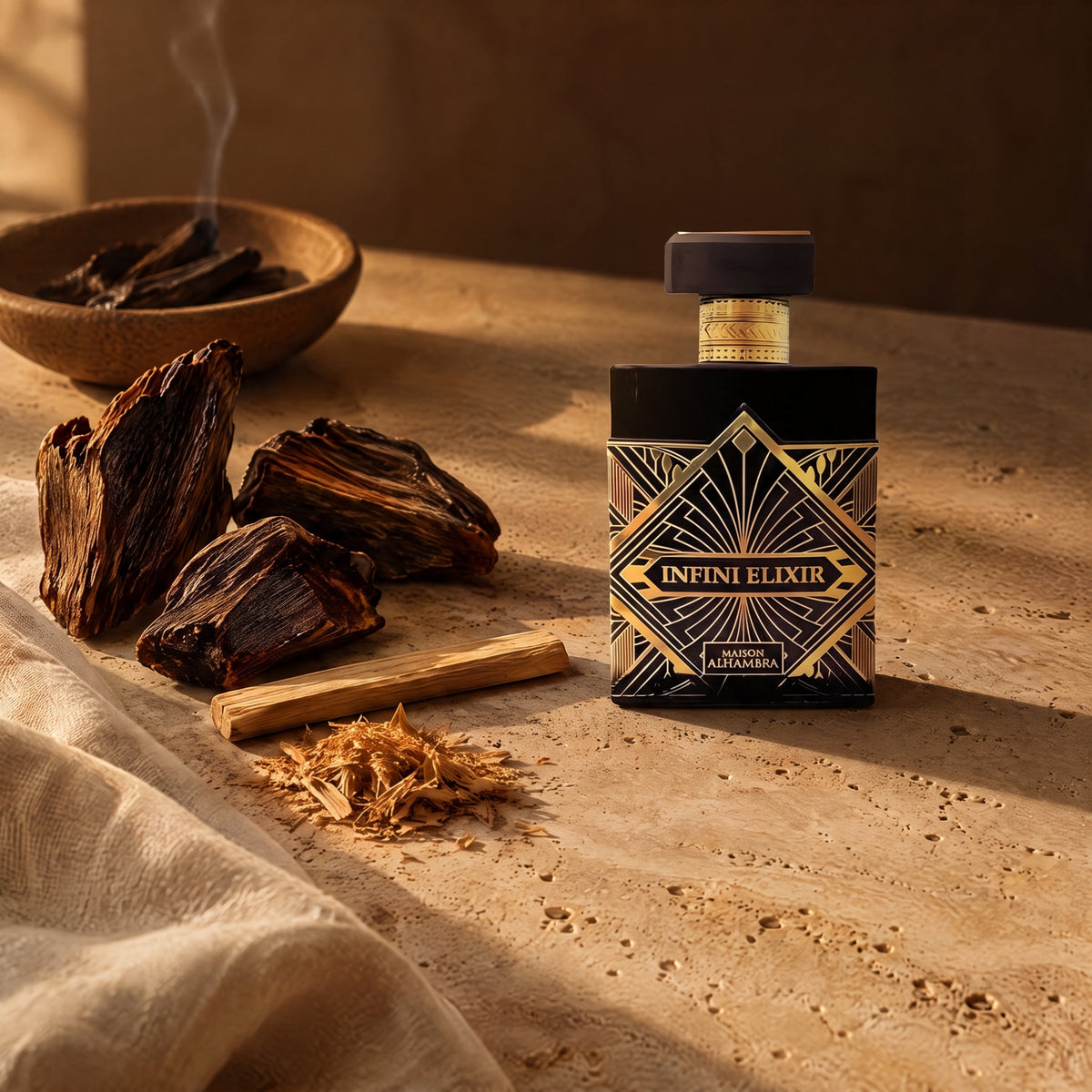 Maison Alhambra Infini Elixir, mise en scène oud et bois précieux