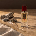 Lattafa Ana Abiyedh Rouge, mise en scène marin et chypré