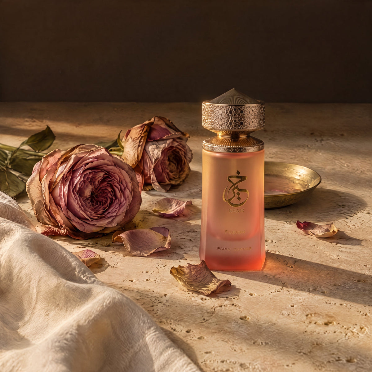 Paris Corner Khair Fusion, mise en scène rose