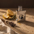 Ajmal Evoke Silver Edition — Eau de Parfum 90 ml — scène olfactive