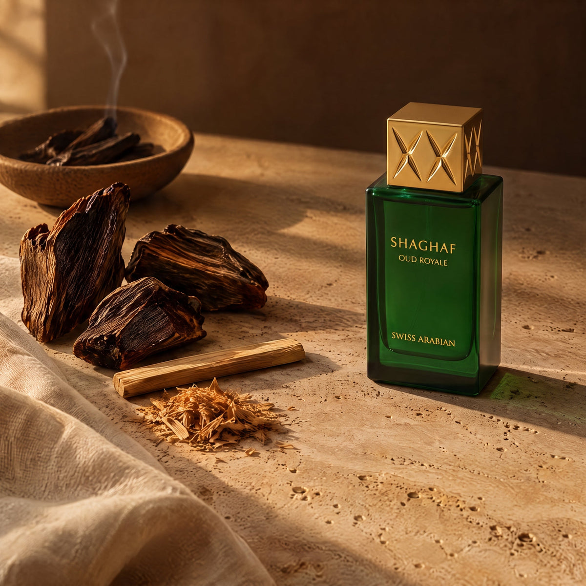 Swiss Arabian Shaghaf Oud Royale, mise en scène oud et bois précieux