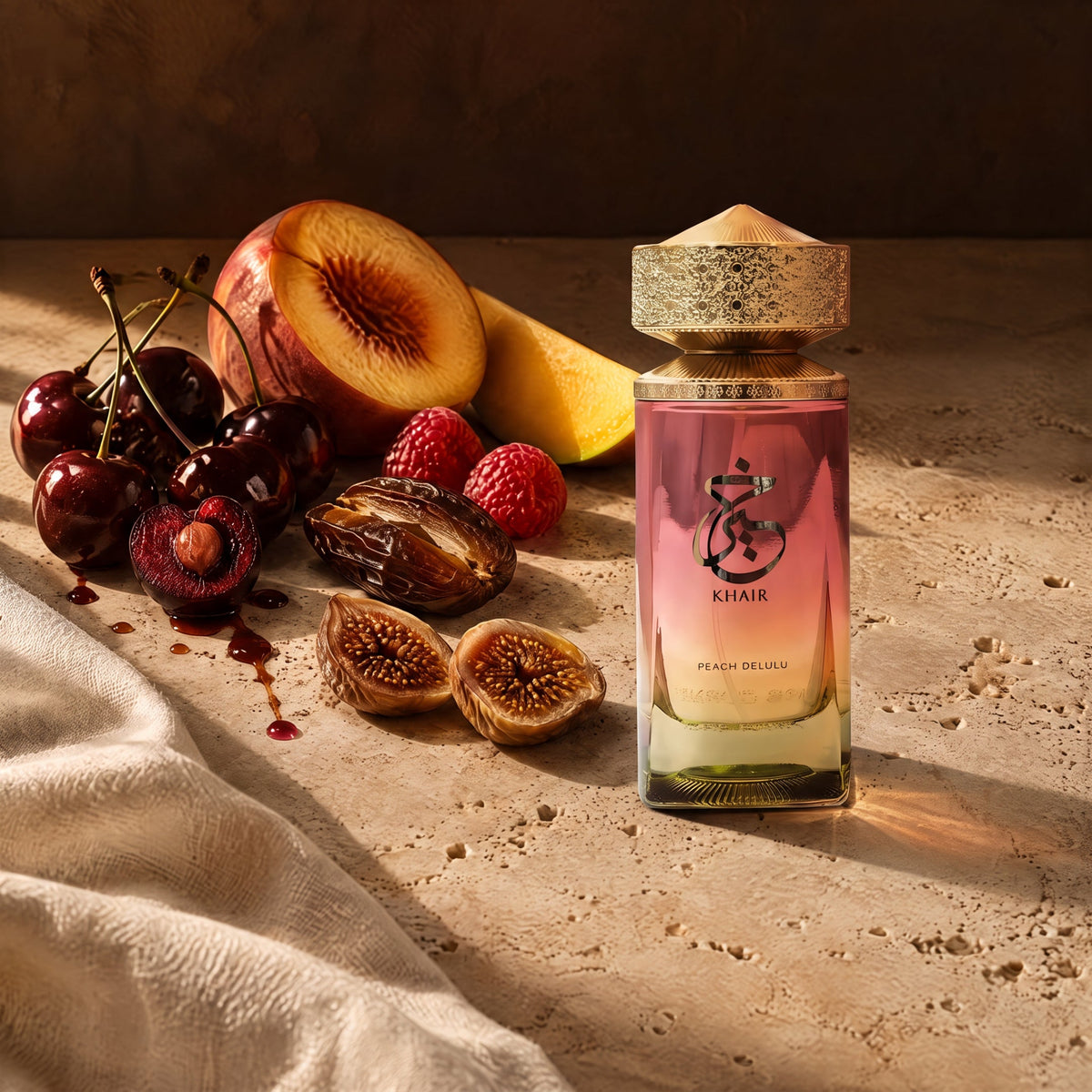Paris Corner Khair Peach Delulu, mise en scène fruits rouges et fruits mûrs